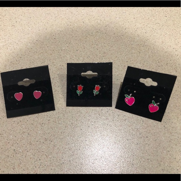 🍎💗🌹Earrings 🌹💗🍎 - Picture 1 of 6
